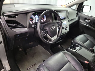 2020 Toyota Sienna SE 7 Passenger