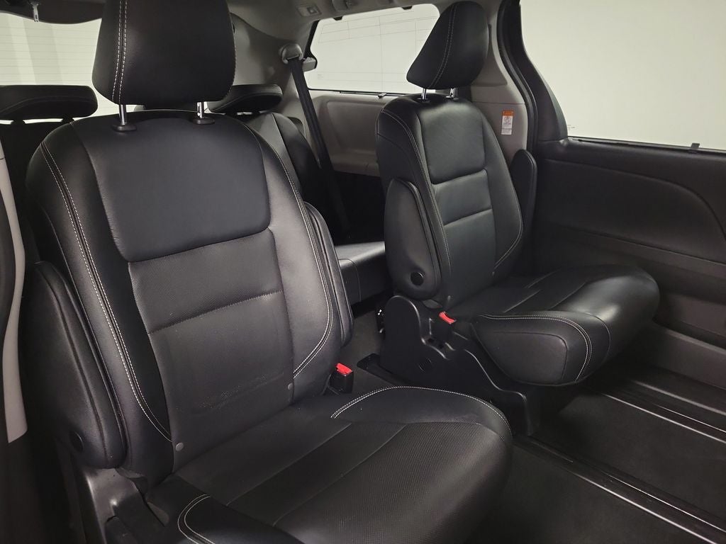2020 Toyota Sienna SE 7 Passenger