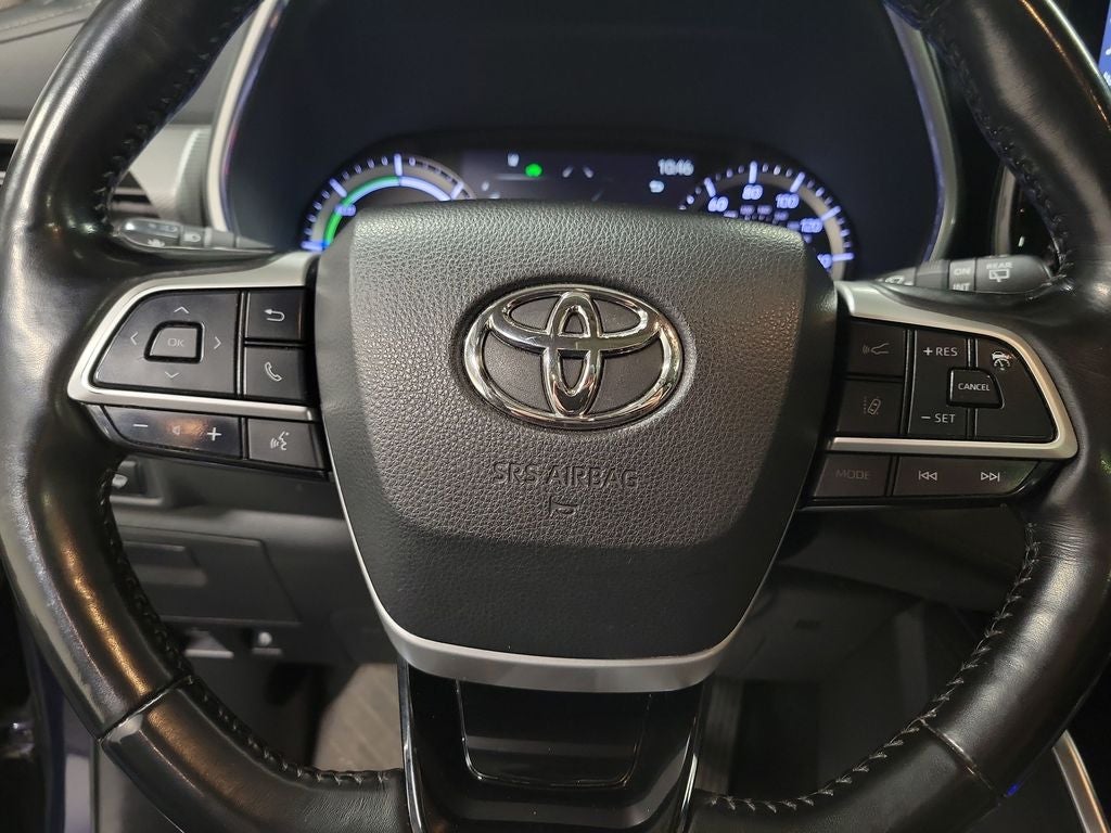 2022 Toyota Highlander Hybrid Platinum