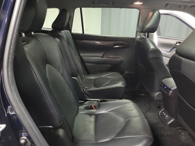 2022 Toyota Highlander Hybrid Platinum