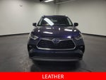 2022 Toyota Highlander Hybrid Platinum