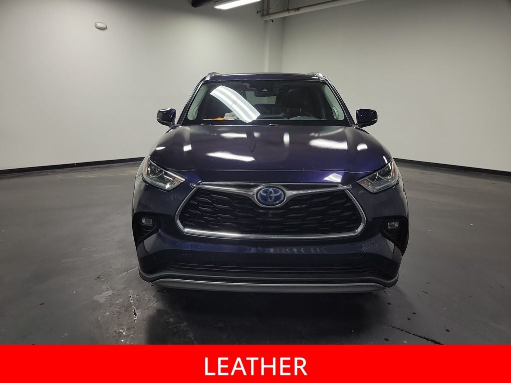 2022 Toyota Highlander Hybrid Platinum