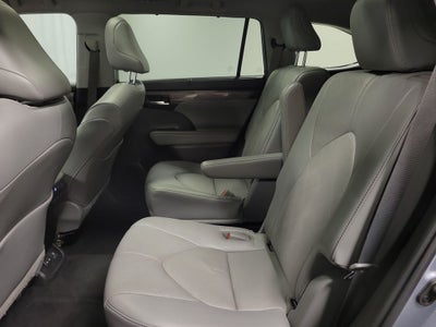 2022 Toyota Highlander Platinum