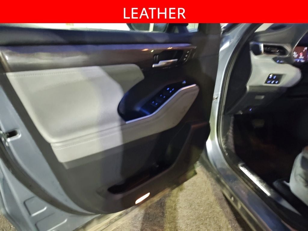 2022 Toyota Highlander Platinum
