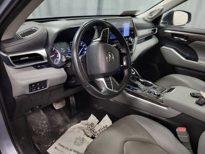 2022 Toyota Highlander Platinum