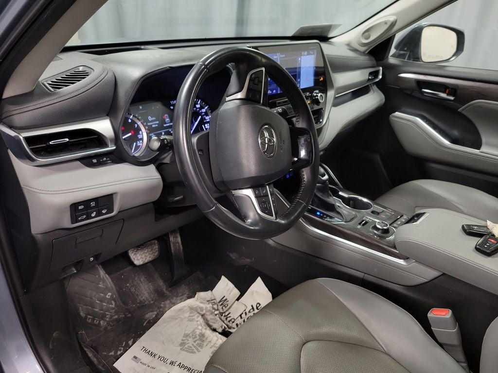 2022 Toyota Highlander Platinum