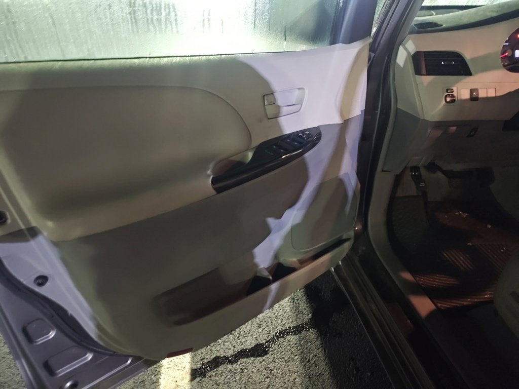 2011 Toyota Sienna LE