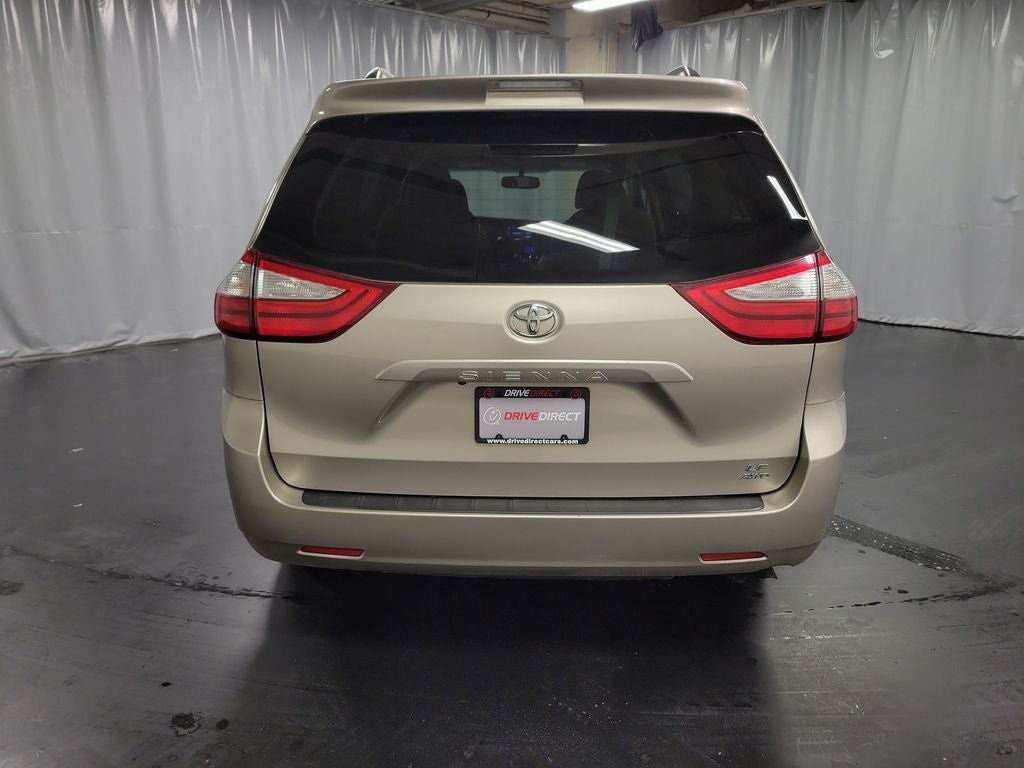 2016 Toyota Sienna LE 7 Passenger