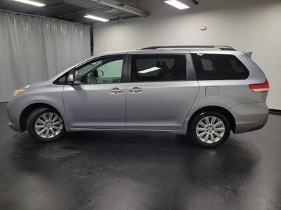 2014 Toyota Sienna LE 7 Passenger