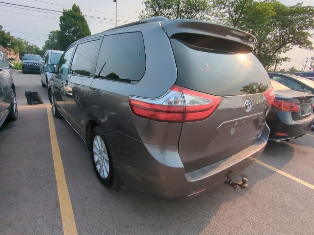 2016 Toyota Sienna LE 7 Passenger