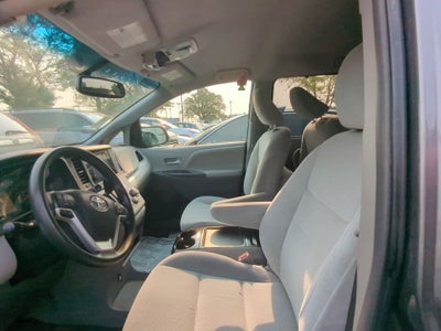 2016 Toyota Sienna LE 7 Passenger
