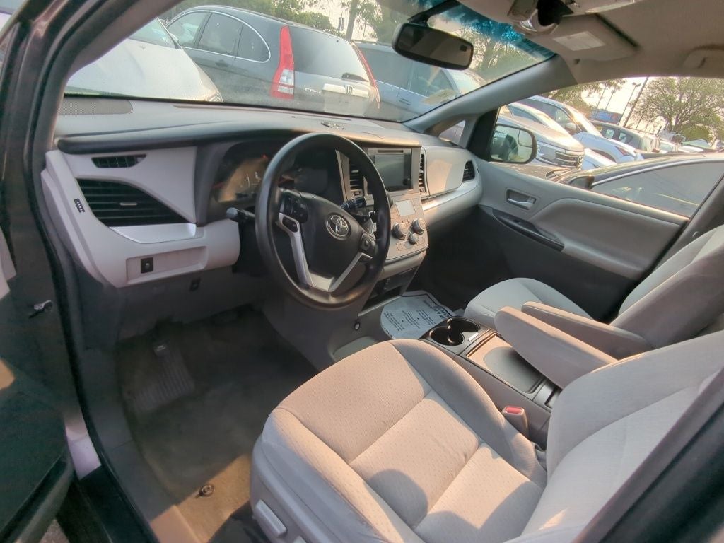 2016 Toyota Sienna LE 7 Passenger