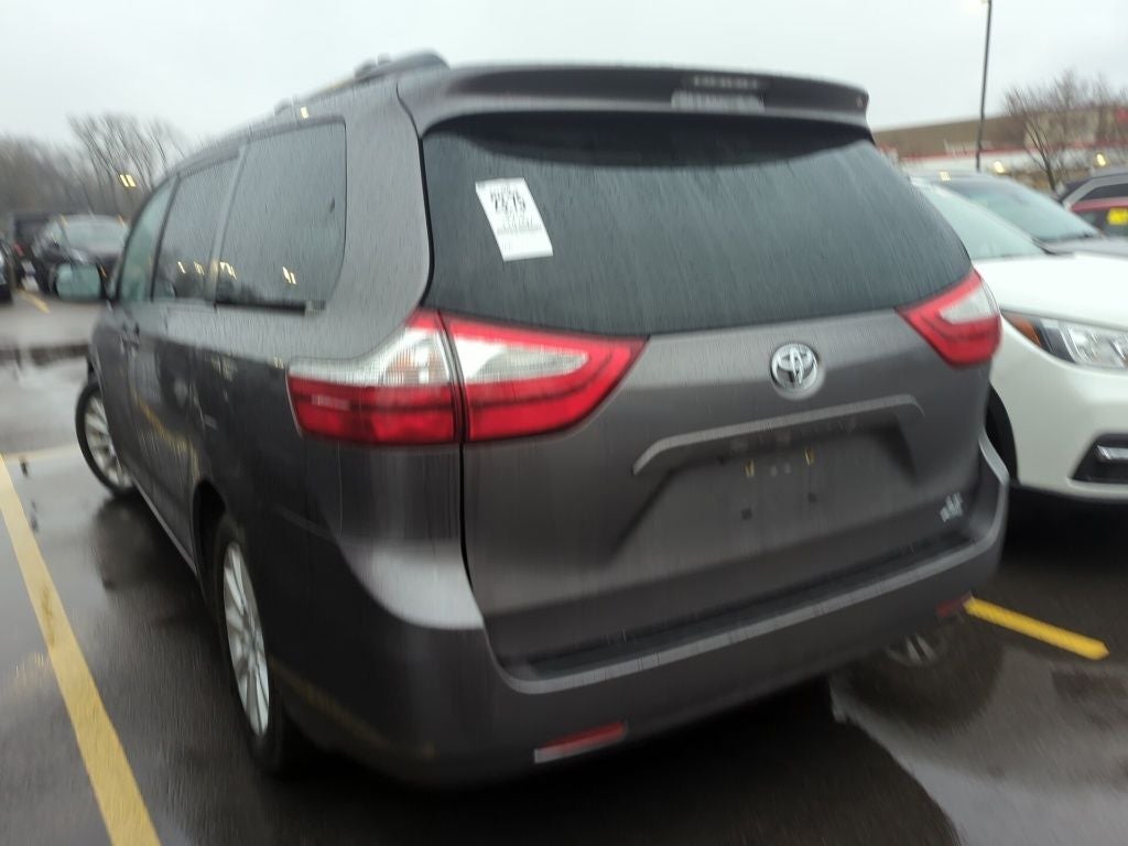 2015 Toyota Sienna LE 7 Passenger