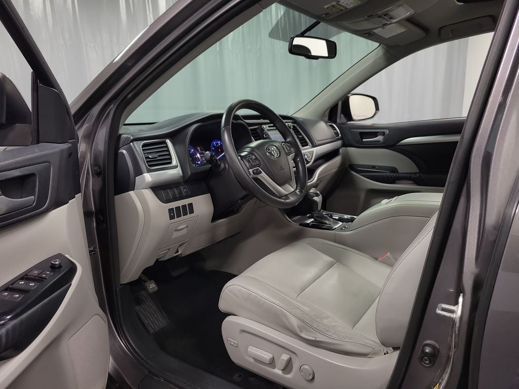 2014 Toyota Highlander XLE V6