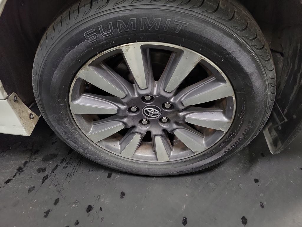 2020 Toyota Sienna LE 7 Passenger