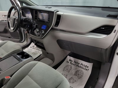 2020 Toyota Sienna LE 7 Passenger