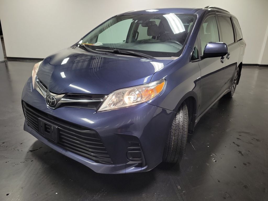 2018 Toyota Sienna LE 7 Passenger