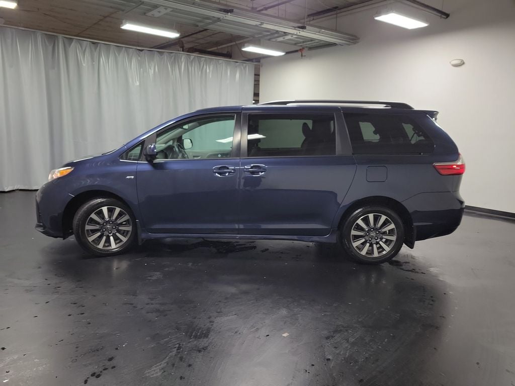 2018 Toyota Sienna LE 7 Passenger