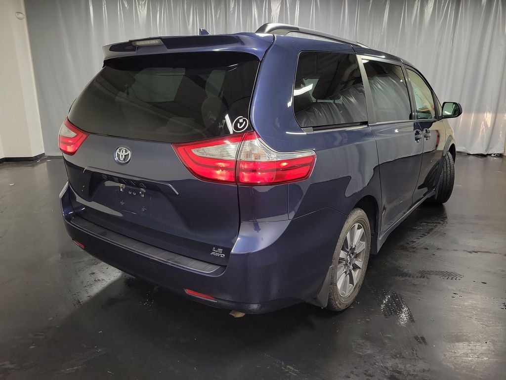 2018 Toyota Sienna LE 7 Passenger