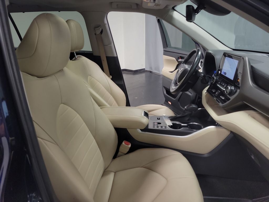 2023 Toyota Highlander Hybrid XLE