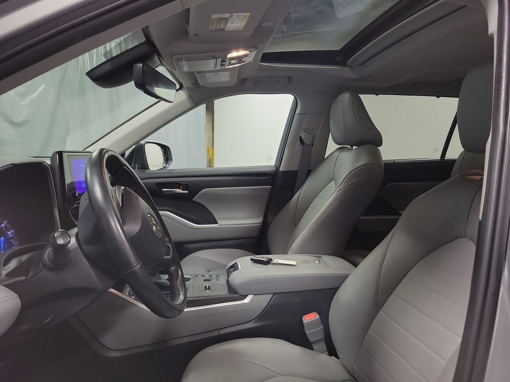 2023 Toyota Highlander Hybrid XLE