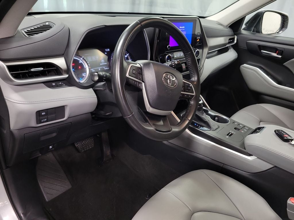 2023 Toyota Highlander Hybrid XLE