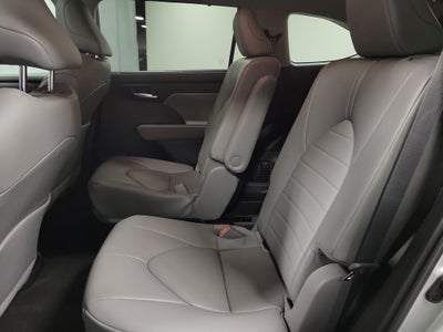 2023 Toyota Highlander Hybrid XLE