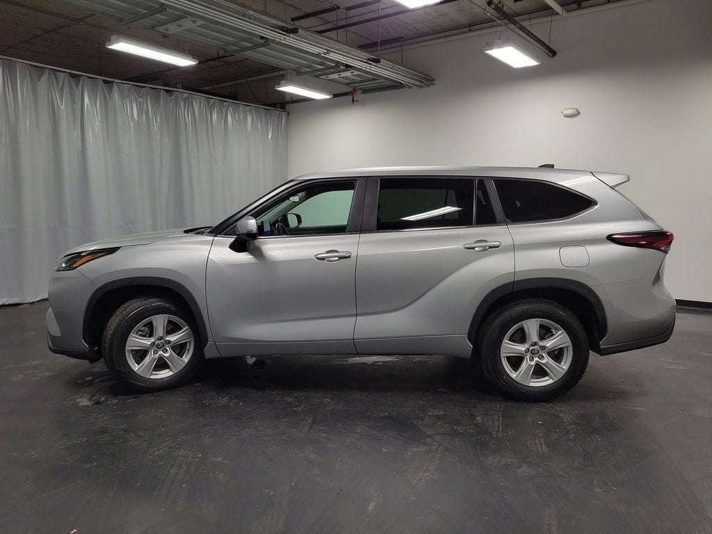 2024 Toyota Highlander LE