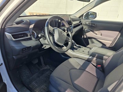 2023 Toyota Highlander LE