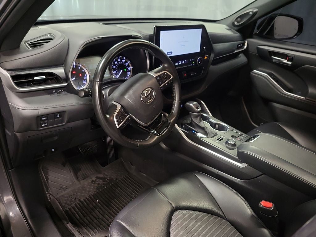 2023 Toyota Highlander XSE