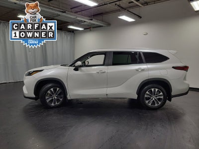 2025 Toyota Highlander XLE