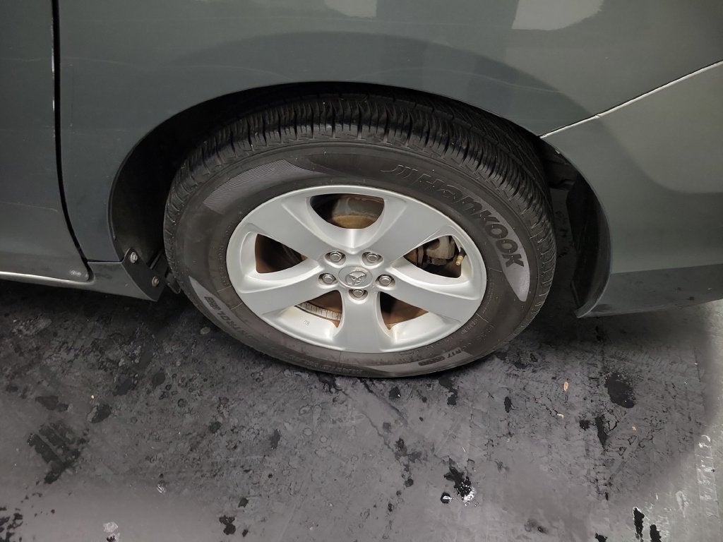 2014 Toyota Sienna LE 8 Passenger