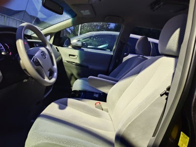 2011 Toyota Sienna LE
