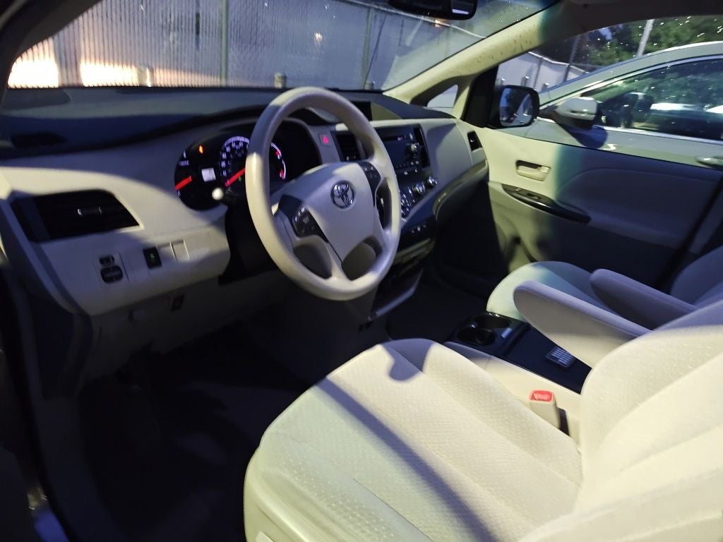 2011 Toyota Sienna LE