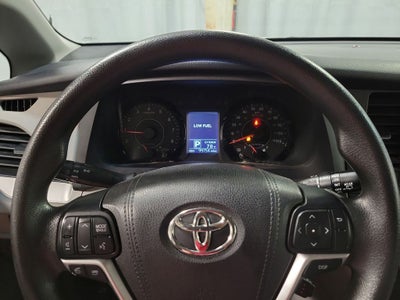 2015 Toyota Sienna LE 8 Passenger