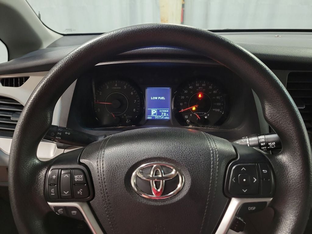 2015 Toyota Sienna LE 8 Passenger