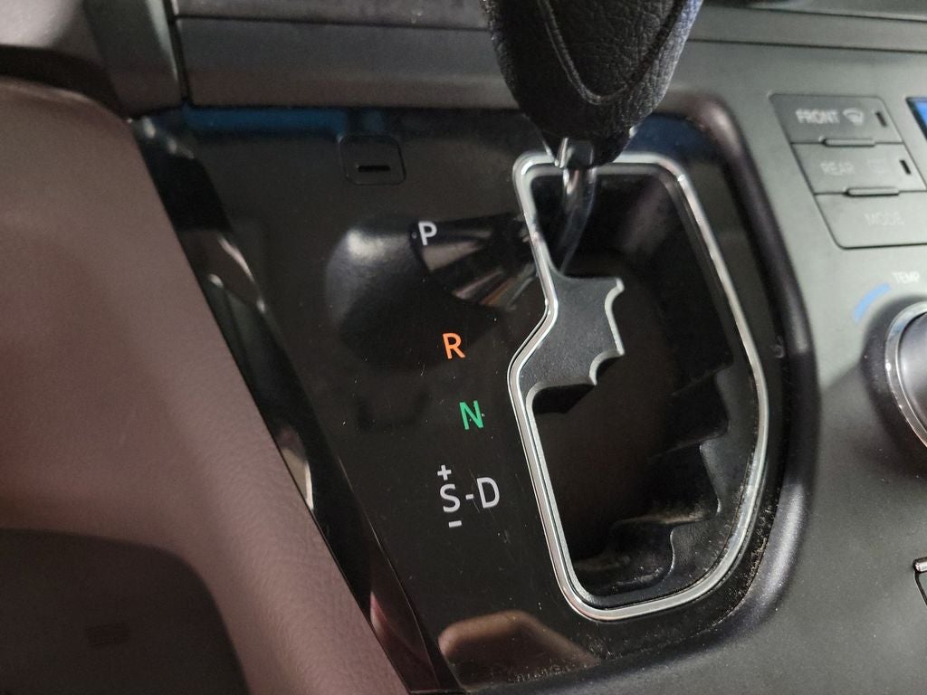 2015 Toyota Sienna LE 8 Passenger