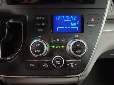 2015 Toyota Sienna LE 8 Passenger