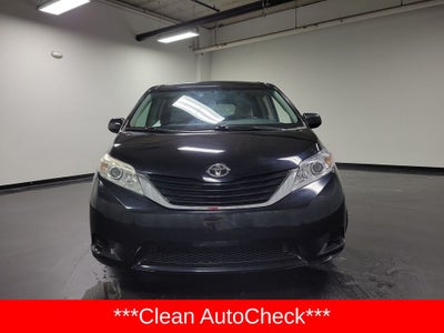 2015 Toyota Sienna LE 8 Passenger