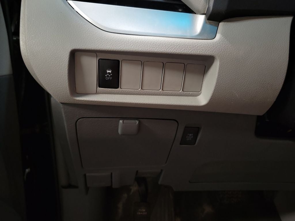 2015 Toyota Sienna LE 8 Passenger