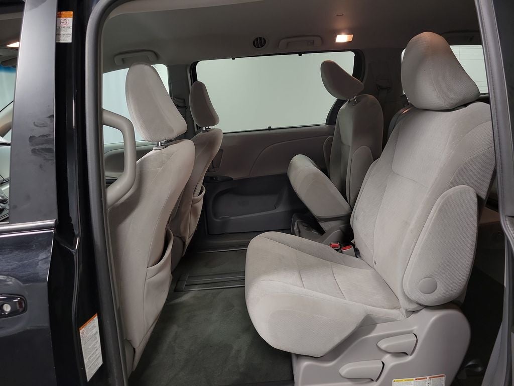 2015 Toyota Sienna LE 8 Passenger