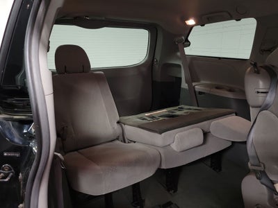 2015 Toyota Sienna LE 8 Passenger
