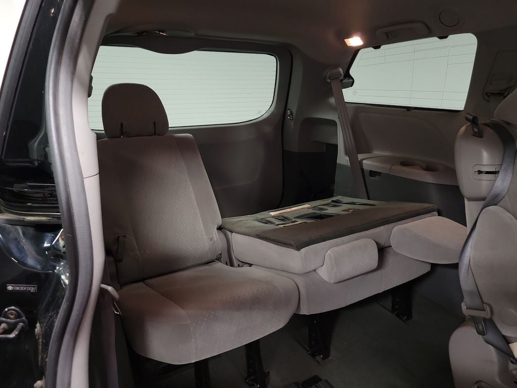 2015 Toyota Sienna LE 8 Passenger