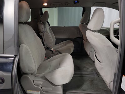 2015 Toyota Sienna LE 8 Passenger