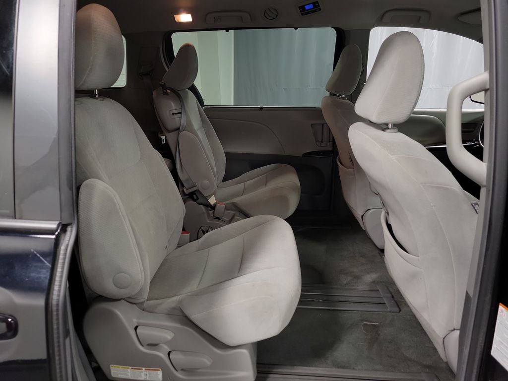 2015 Toyota Sienna LE 8 Passenger