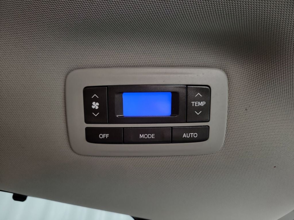 2015 Toyota Sienna LE 8 Passenger
