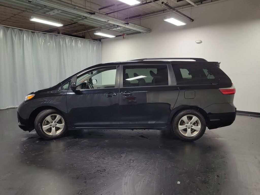 2015 Toyota Sienna LE 8 Passenger