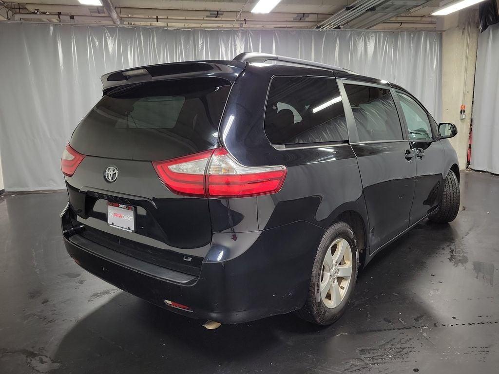 2015 Toyota Sienna LE 8 Passenger