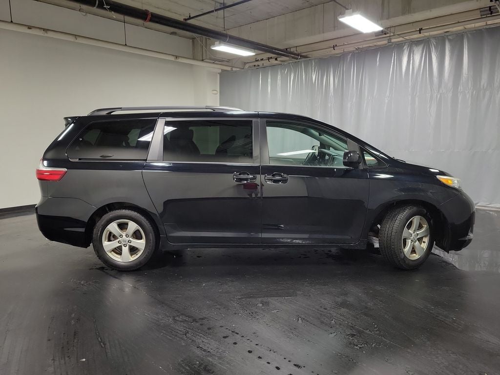 2015 Toyota Sienna LE 8 Passenger
