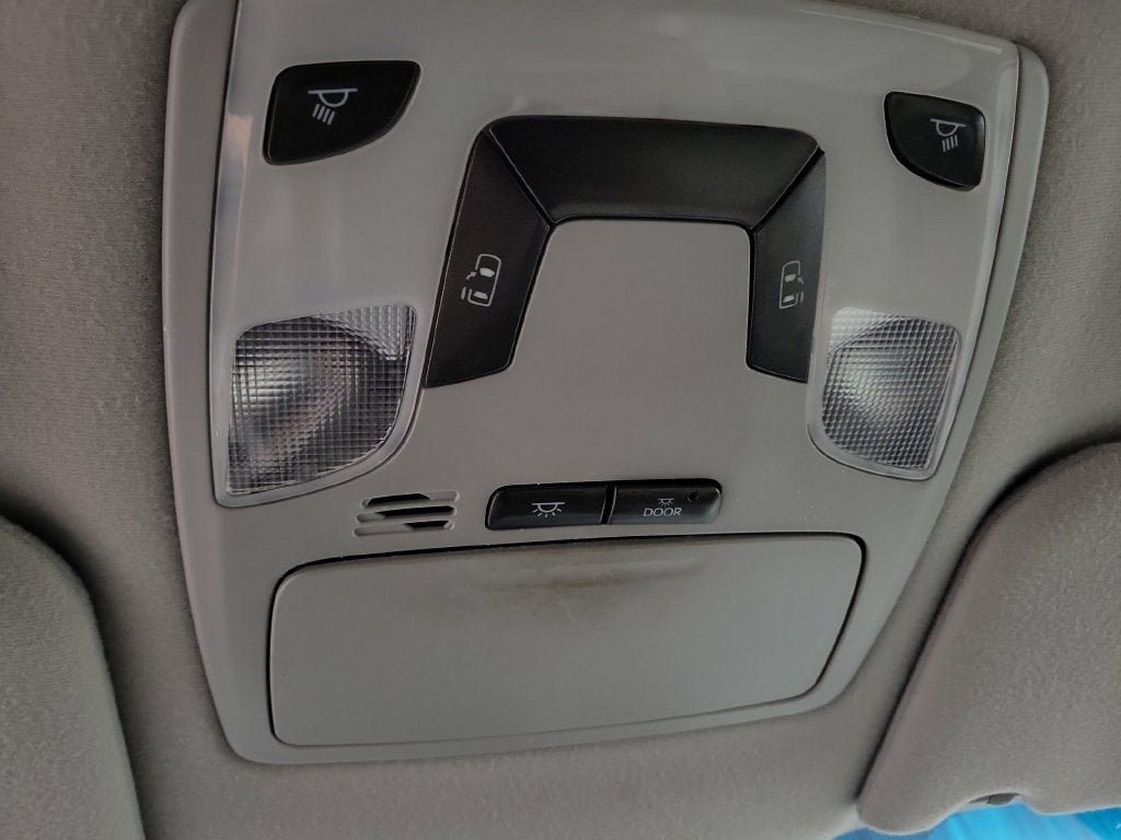 2014 Toyota Sienna LE 8 Passenger